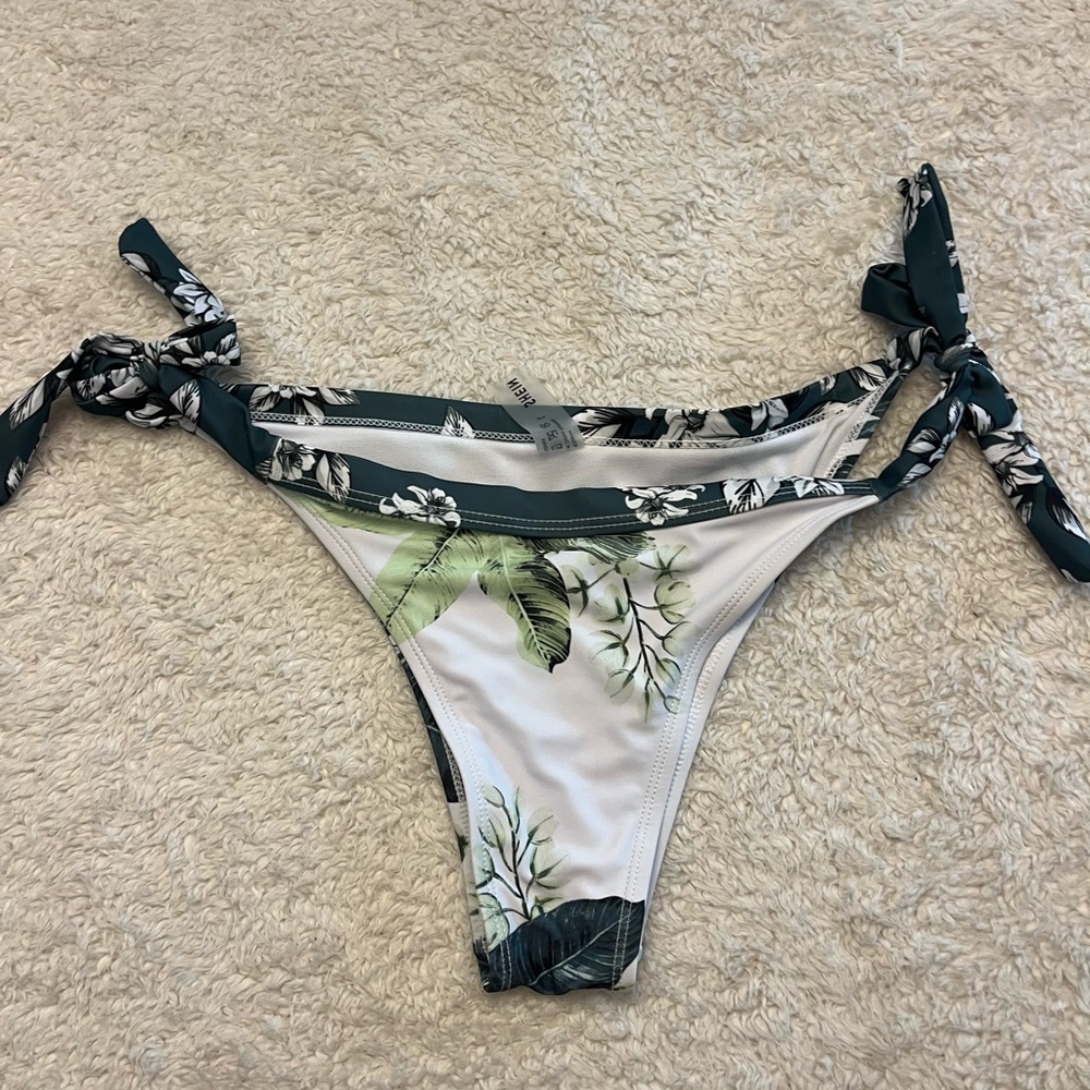 SHEIN NWOT Tropical Bikini Bottom